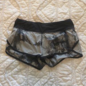 Size 4 lululemon speed shorts